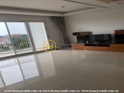The semi-furnished 3 bed-apartment with sun-filled space at XI Riverview Palace