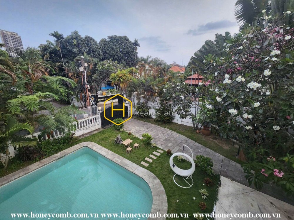 Cozy and spacious villa with rustic interiors and peaceful atmosphere in District 2