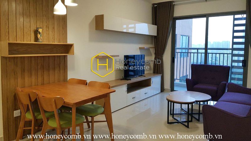 Một căn hộ thiết kế cổ điển và ấm áp ở The Sun Avenue cho thuê