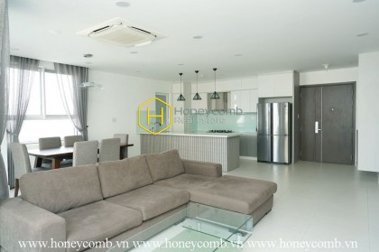 Take your great chance now to live in this classy apartment in Tropic Garden