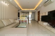 Simple style with 3 bedrooms apartment inThao Dien Pearl for rent