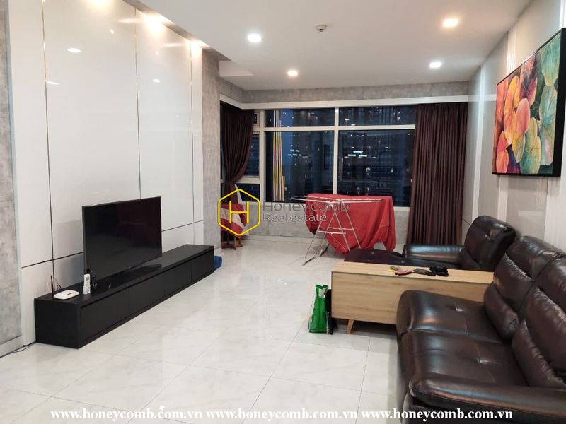 Let take a look at this apartment in Saigon Pearl if you are seeking a gorgeous & elegant living space