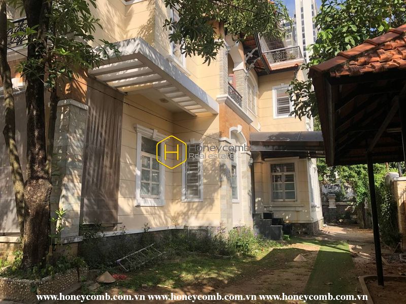 Spend a fancy life in this gorgeous villa in District 2