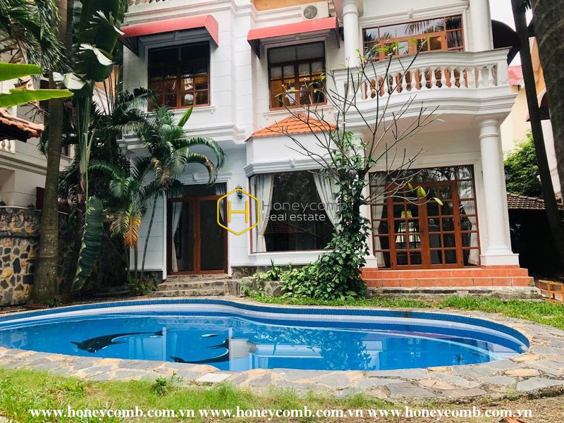 Quickly grab the chance to live in a District 2 villa with the lavish Western style