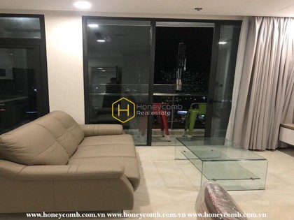 The modern 2 bedrooms-apartment is waiting the tenant in Vinhomes Golden River