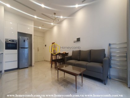 Come to experience your life at this fancy Vinhomes Golden River apartment