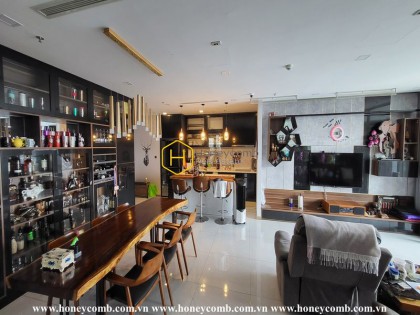 Let this outstandign apartment in Vinhomes Central Park highlight your lifestyle