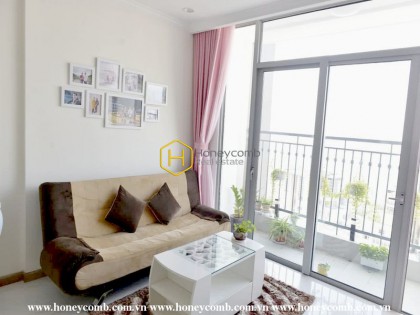 Indulge the dawn from this tranquil Vinhomes Central Park apartment