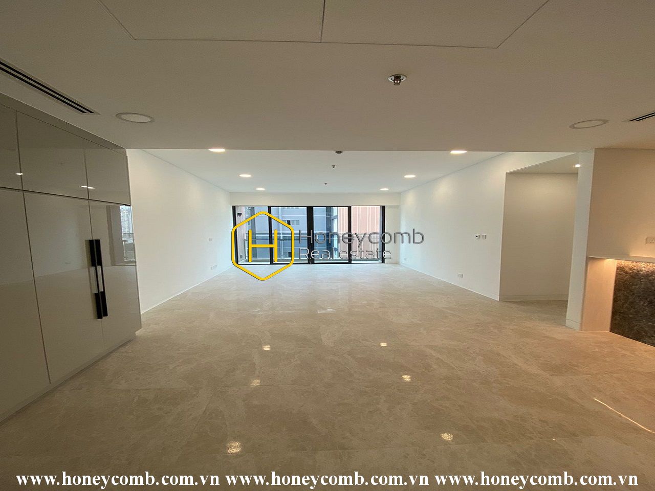 Elegant layout in this unfurnished apartment for rent in The River Thu Thiem