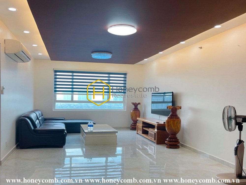 Welcome the sun everyday in the stunning Tropic Garden apartment