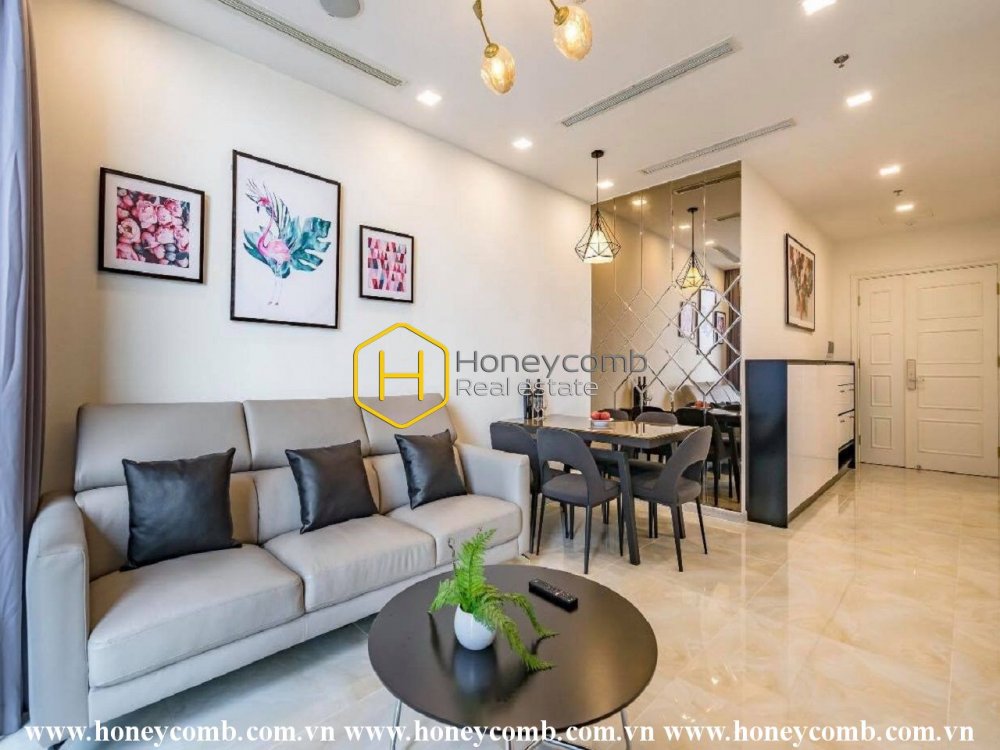 Ánh sang ngập tràn trong căn hộ đương đại ở Vinhomes Golden River
