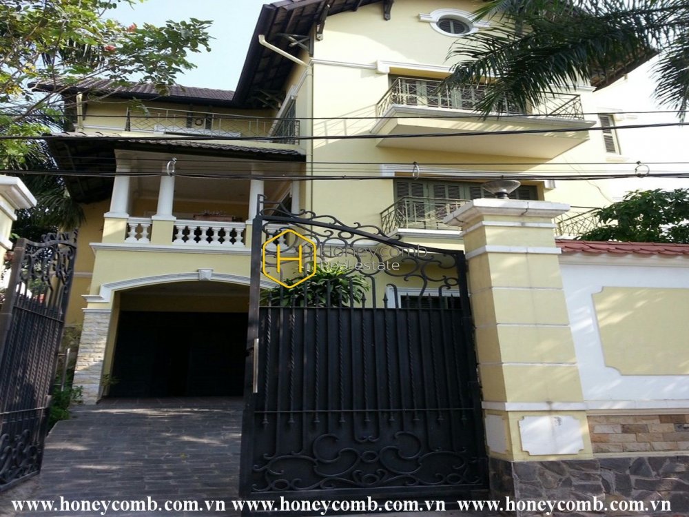 Enjoy this gorgeous classic design in District 2 villa