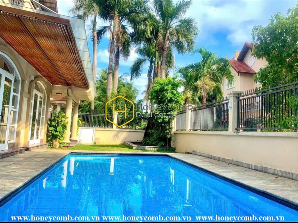 Một căn villa mộc mạc đầy cuốn hút, nơi sự thư thái, không gian thoáng đãng và vẻ đẹp yên bình cùng hội tụ tại Thao Dien 1 compound