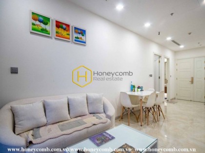 Căn hộ có cách thiết tế quyến rũ và ấm cúng đang chờ bạn tại Vinhomes Golden River, hiện cho thuê